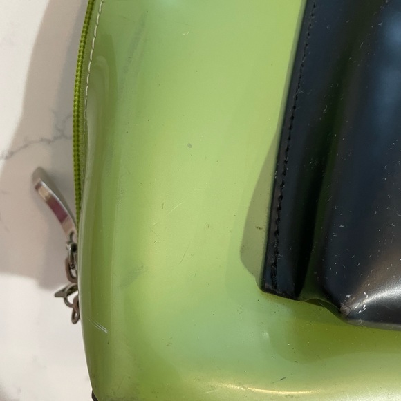 Beijo apple Green and Black convertible purse or backpack. - Picture 4 of 5